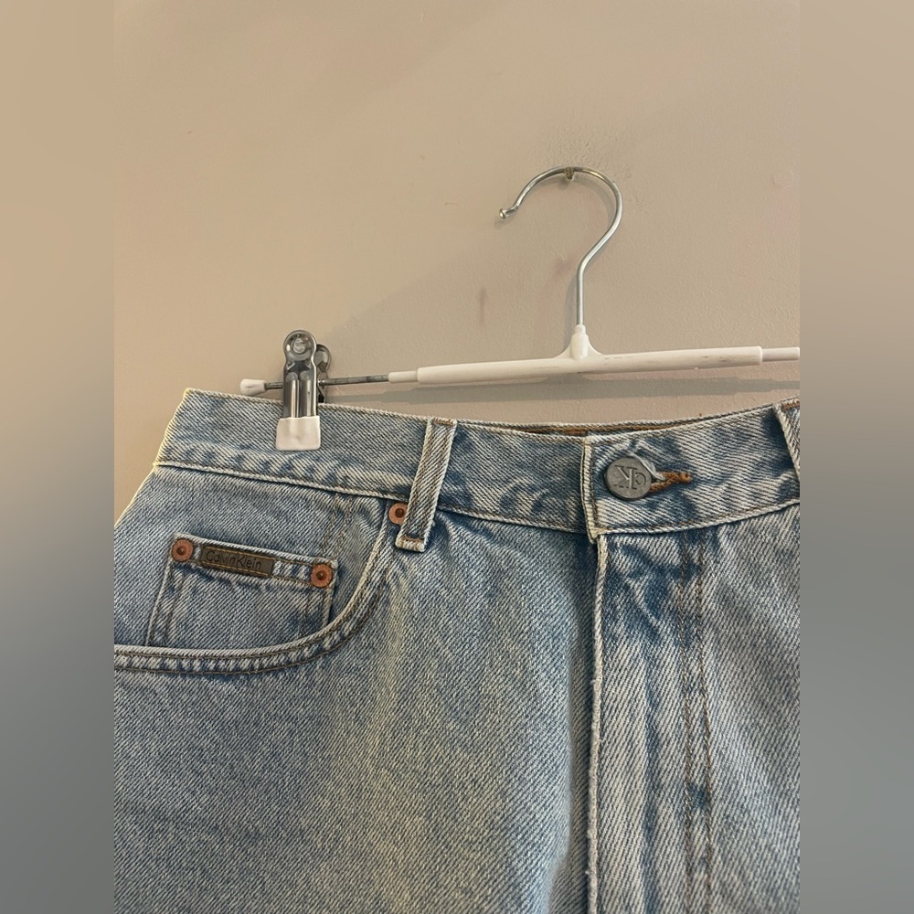 Vintage Calvin Klein Cut Off Denim Shorts Medium Wash - Picture 2 of 6